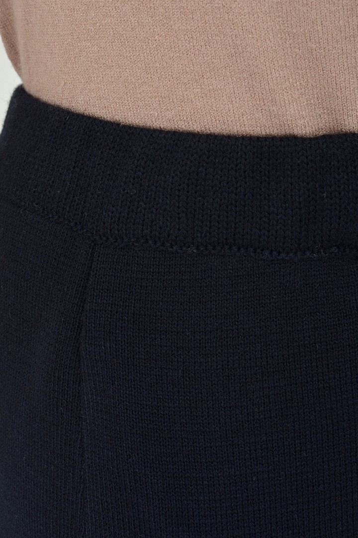 Фото товара 19947, темно-синяя трикотажная юбка